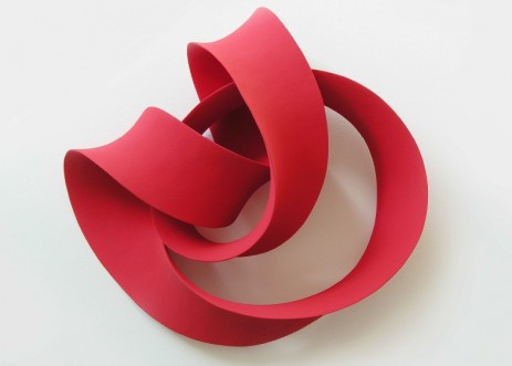 Red wall loop, 2014 h 50 x l 56 x p 26 cm